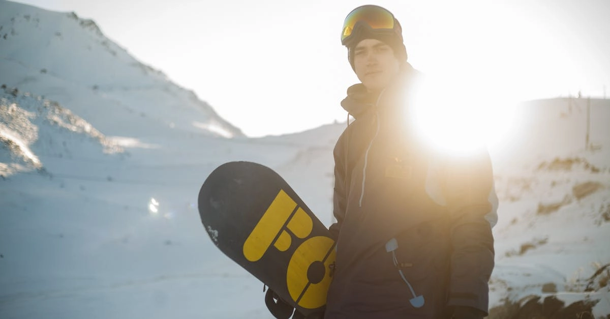 découvrez l'univers du snowboarding, un sport de glisse passionnant qui combine adrénaline et sensations fortes. que vous soyez débutant ou rider expérimenté, explorez les meilleures stations, apprenez les techniques essentielles et suivez les dernières tendances du monde du snowboard.