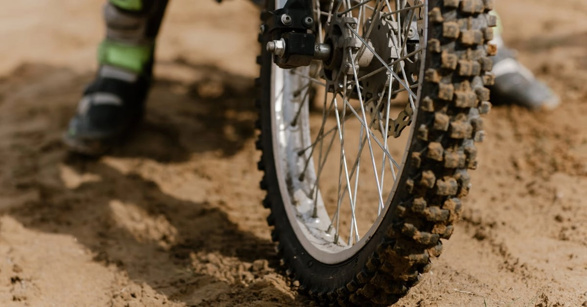 découvrez l'univers passionnant de l'enduro : des conseils sur les meilleures motos, des itinéraires à couper le souffle et des astuces pour débutants. plongez dans l'aventure tout-terrain et vivez des sensations fortes en pleine nature.