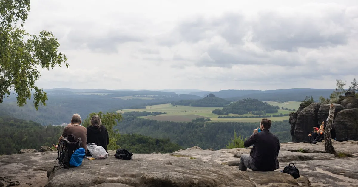 découvrez nos astuces et équipements essentiels pour le backpacking léger, afin de randonner avec un sac à dos minimaliste sans sacrifier le confort ni la sécurité.