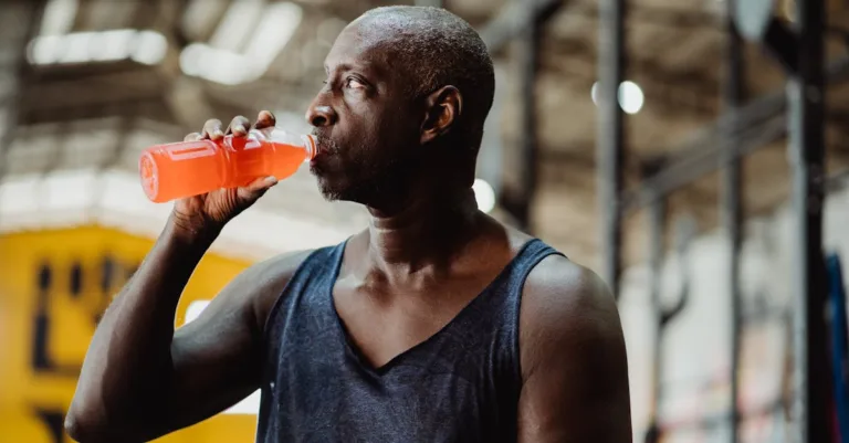 découvrez l'importance de la nutrition sportive pour améliorer vos performances, optimiser votre récupération et soutenir votre santé globale.