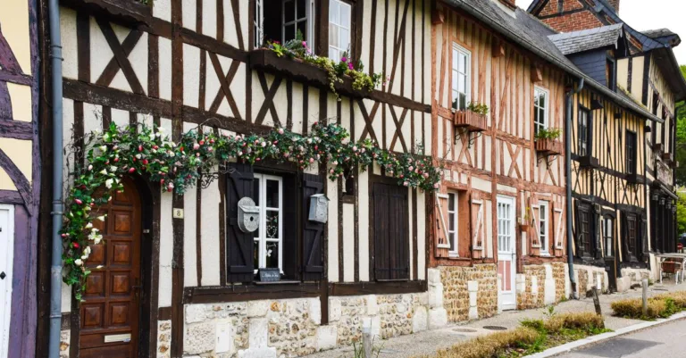 découvrez la cuisine normande authentique, riche en saveurs de la mer et du terroir. recettes traditionnelles, produits locaux et délices gourmands de normandie.