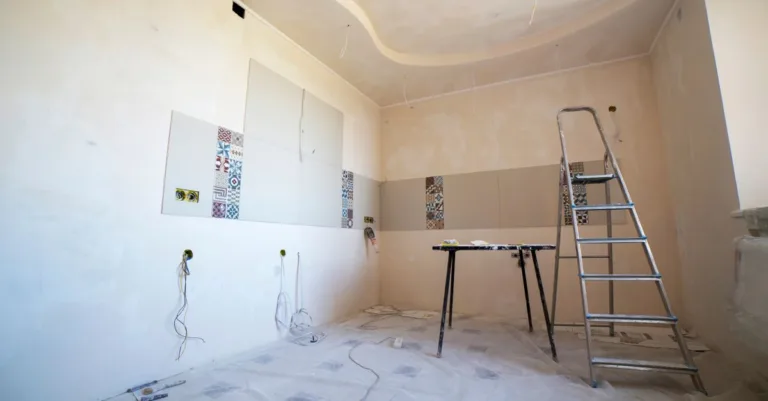 découvrez nos services complets de rénovation domiciliaire pour transformer votre maison en un espace moderne, confortable et fonctionnel.